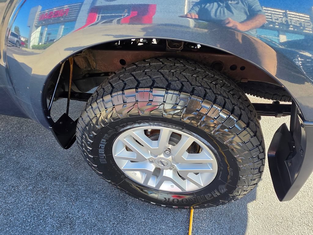 Used 2016 Nissan Frontier SV w/ SV Value Truck Package AWD/4WD image 10