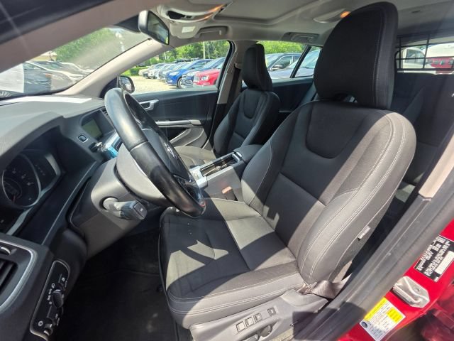 Used 2015 Volvo V60 T5 FWD image 14