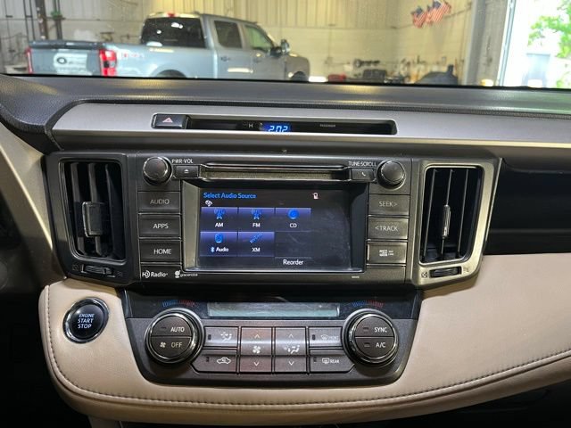 Used 2014 Toyota RAV4 Limited AWD/4WD image 21