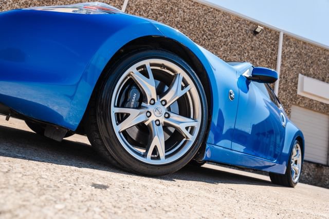 Used 2010 Nissan 370Z Touring w/ Sport Pkg RWD image 27