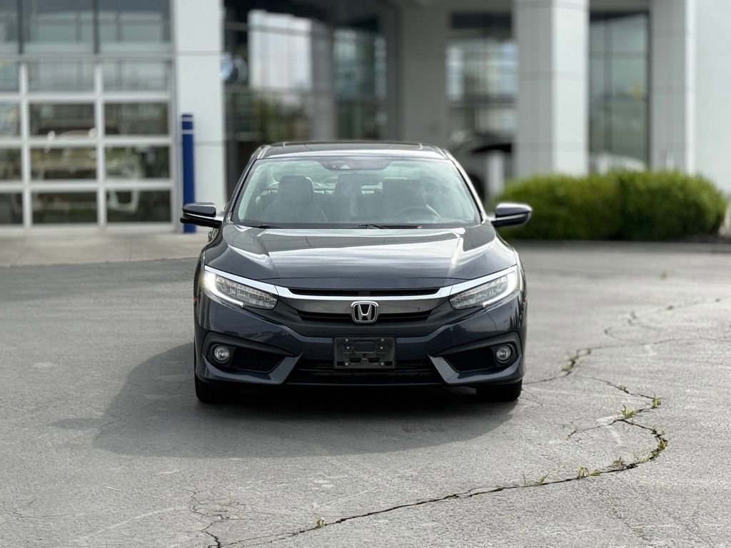 Used 2018 Honda Civic Touring image 2