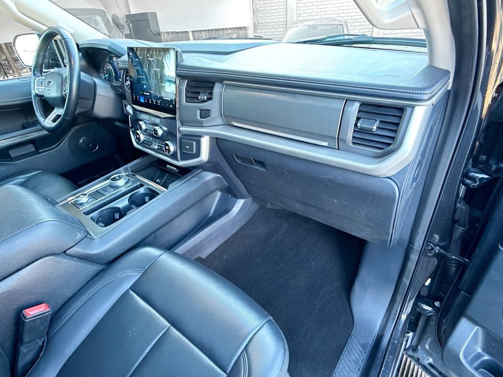 Used 2022 Ford Expedition Max XLT image 34