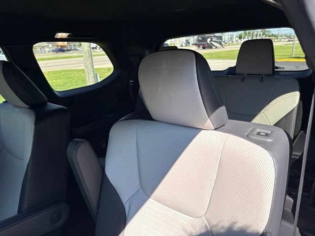 Used 2024 Lexus TX 500h AWD w/ Technology Package image 19