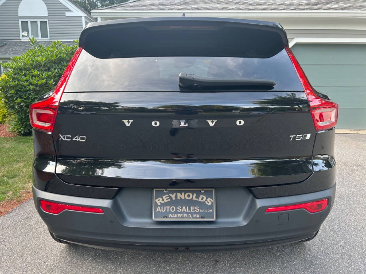 Used 2021 Volvo XC40 T5 R-Design w/ Advanced Package AWD/4WD image 13