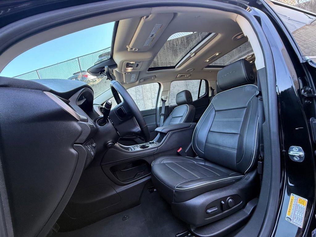 Used 2023 GMC Acadia Denali w/ Black Diamond Edition AWD/4WD image 13