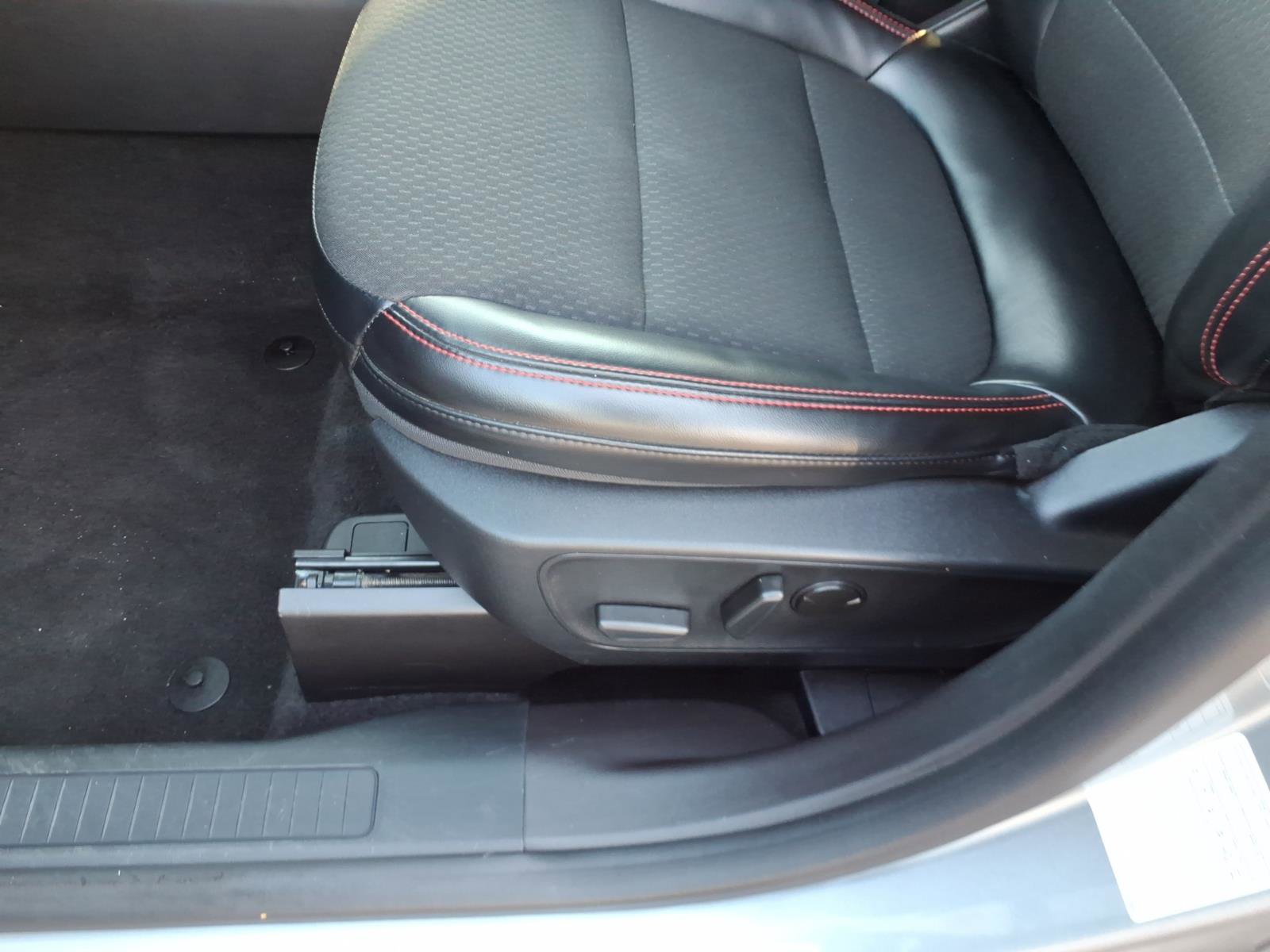 Certified 2024 Ford Escape ST-Line image 12