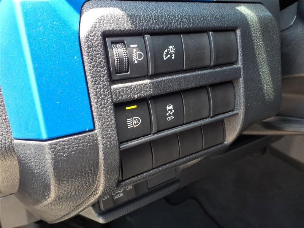 Used 2025 Toyota Tacoma TRD Off-Road AWD/4WD image 19