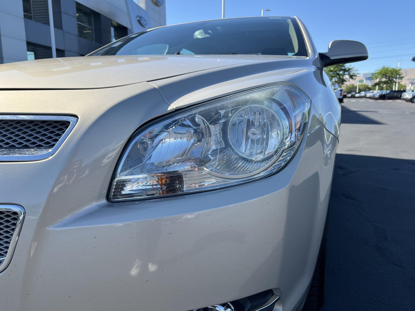 Used 2009 Chevrolet Malibu LTZ w/ Rear Power Package FWD image 9