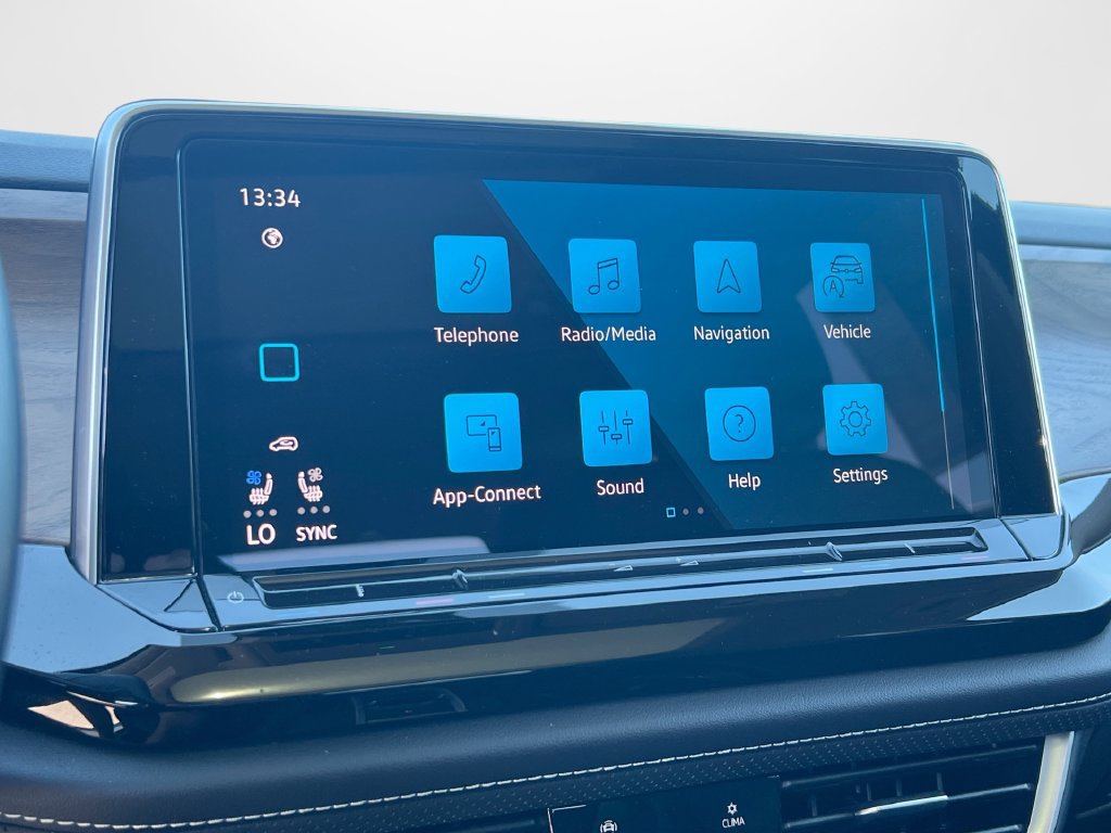 Used 2025 Volkswagen Atlas SE AWD/4WD image 19