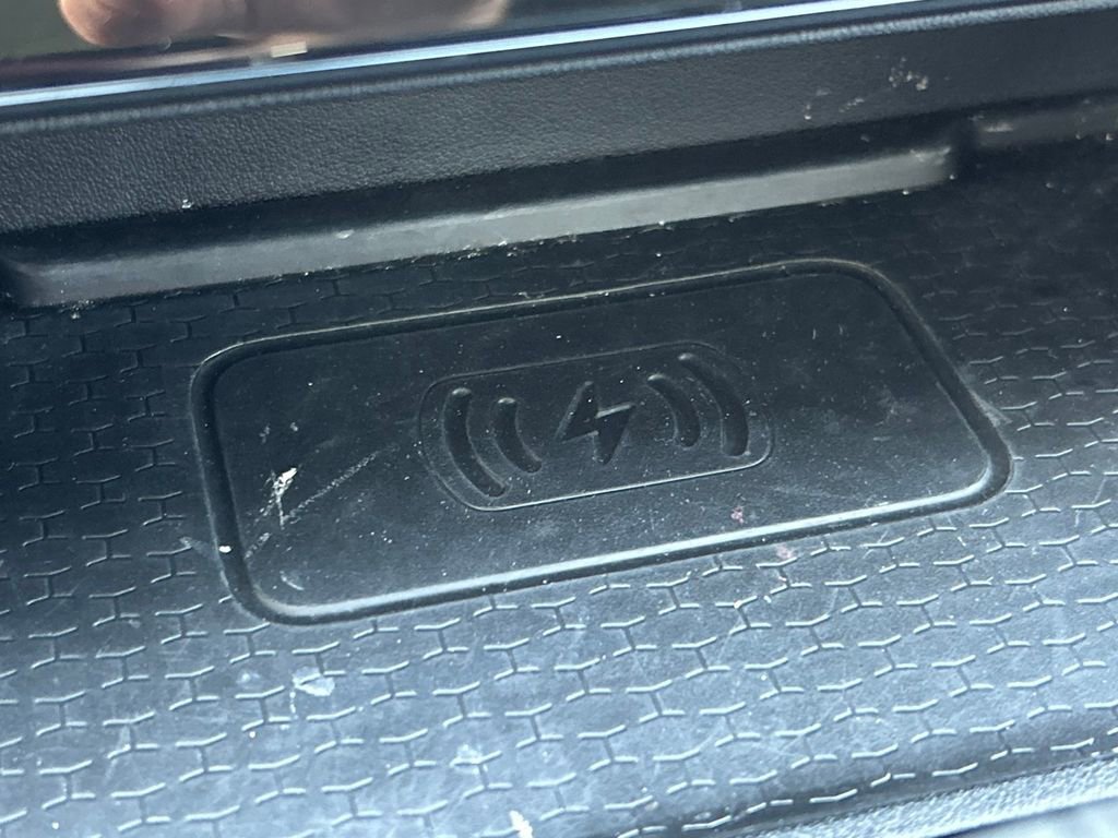 Used 2024 Jaguar F-PACE R-Dynamic S image 38