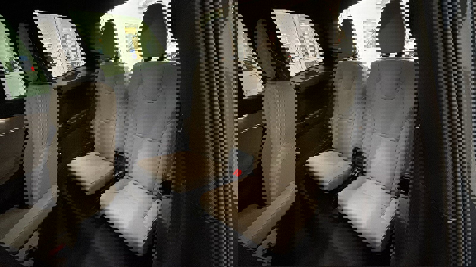 New 2026 Volvo XC90 T8 Plus w/ Protection Package Premier image 30