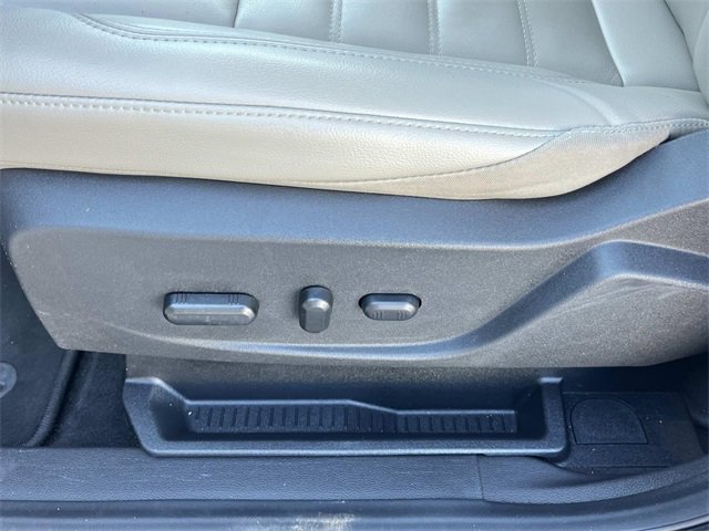 Used 2017 Ford Escape Titanium image 29