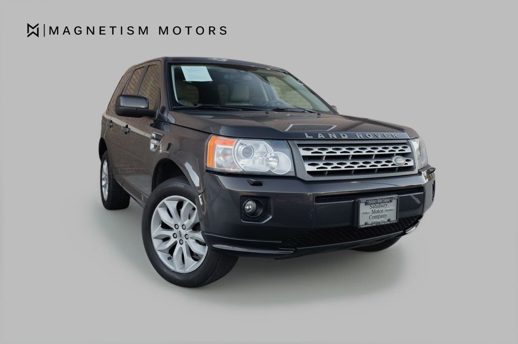 Used 2012 Land Rover LR2 HSE image 6