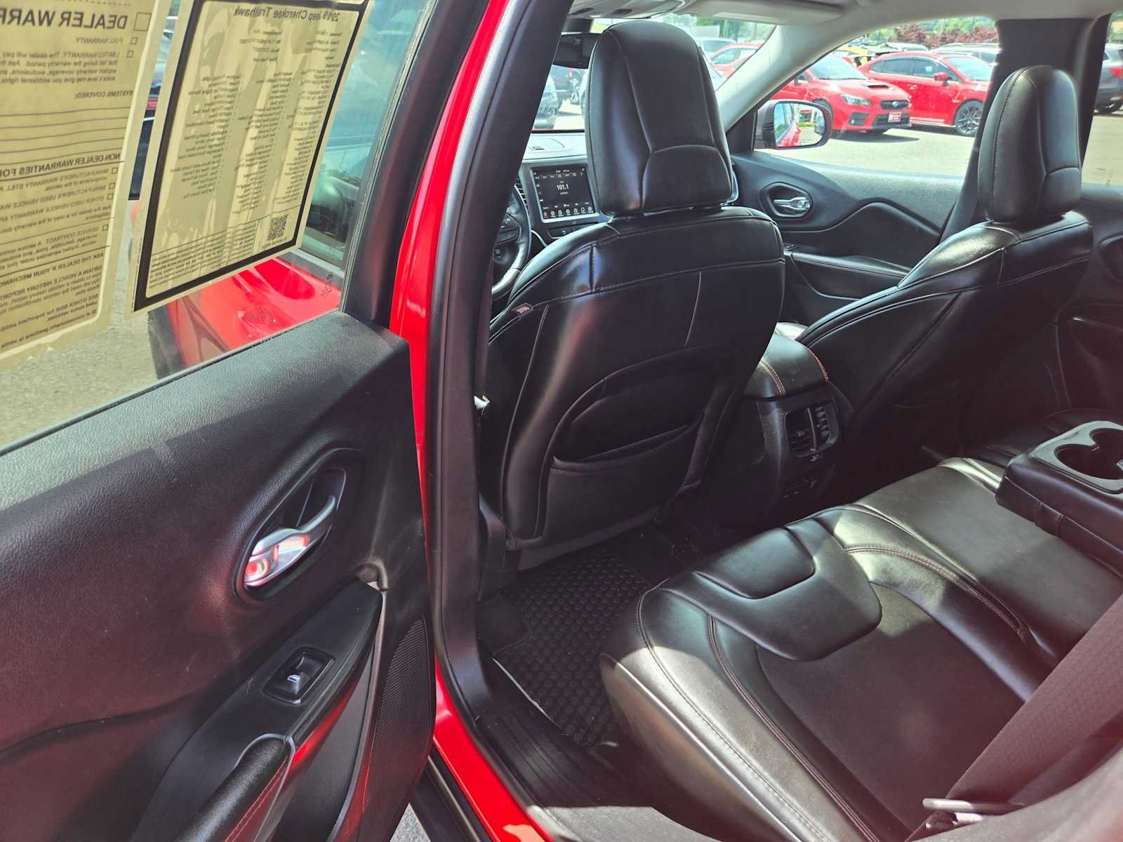 Used 2019 Jeep Cherokee Trailhawk w/ Comfort/Convenience Group AWD/4WD image 17