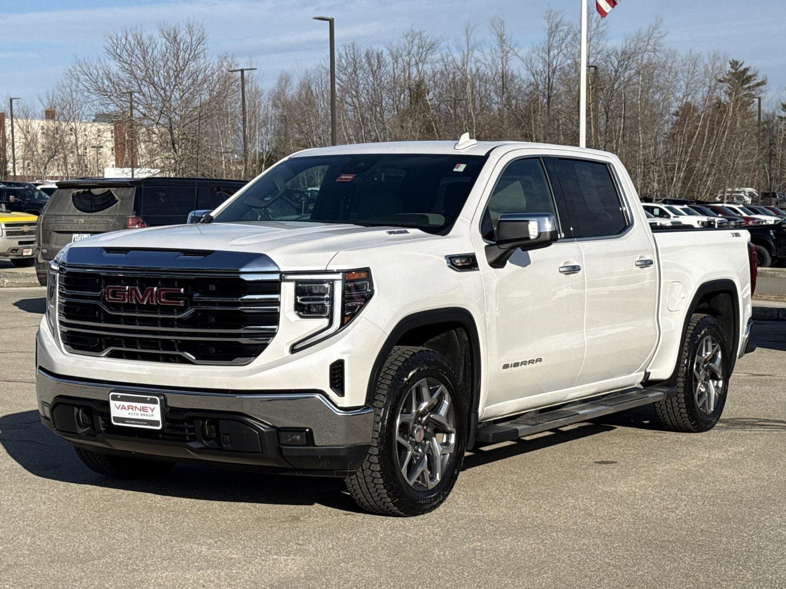 Used 2023 GMC Sierra 1500 SLT w/ SLT Premium Package AWD/4WD image 1