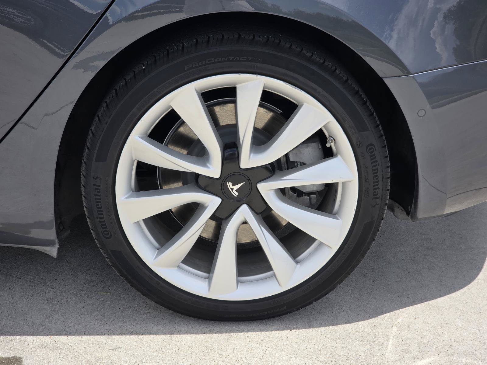 Used 2018 Tesla Model 3 Long Range RWD image 8