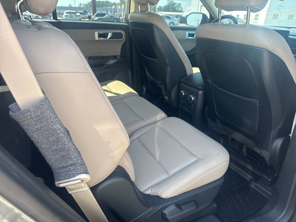 Used 2020 Ford Explorer XLT w/ Equipment Group 202A image 6