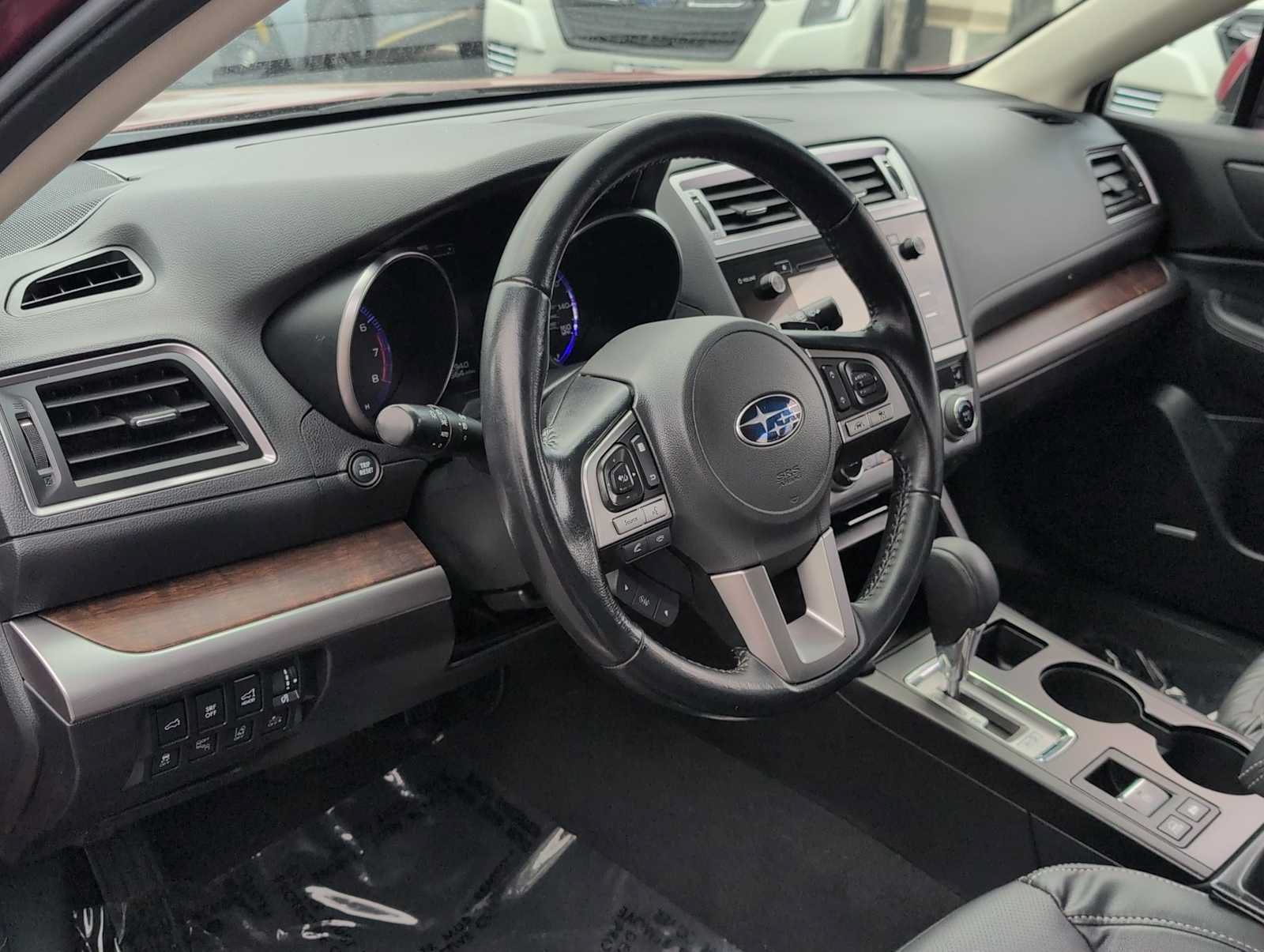 Used 2016 Subaru Outback 3.6R Limited AWD/4WD image 10