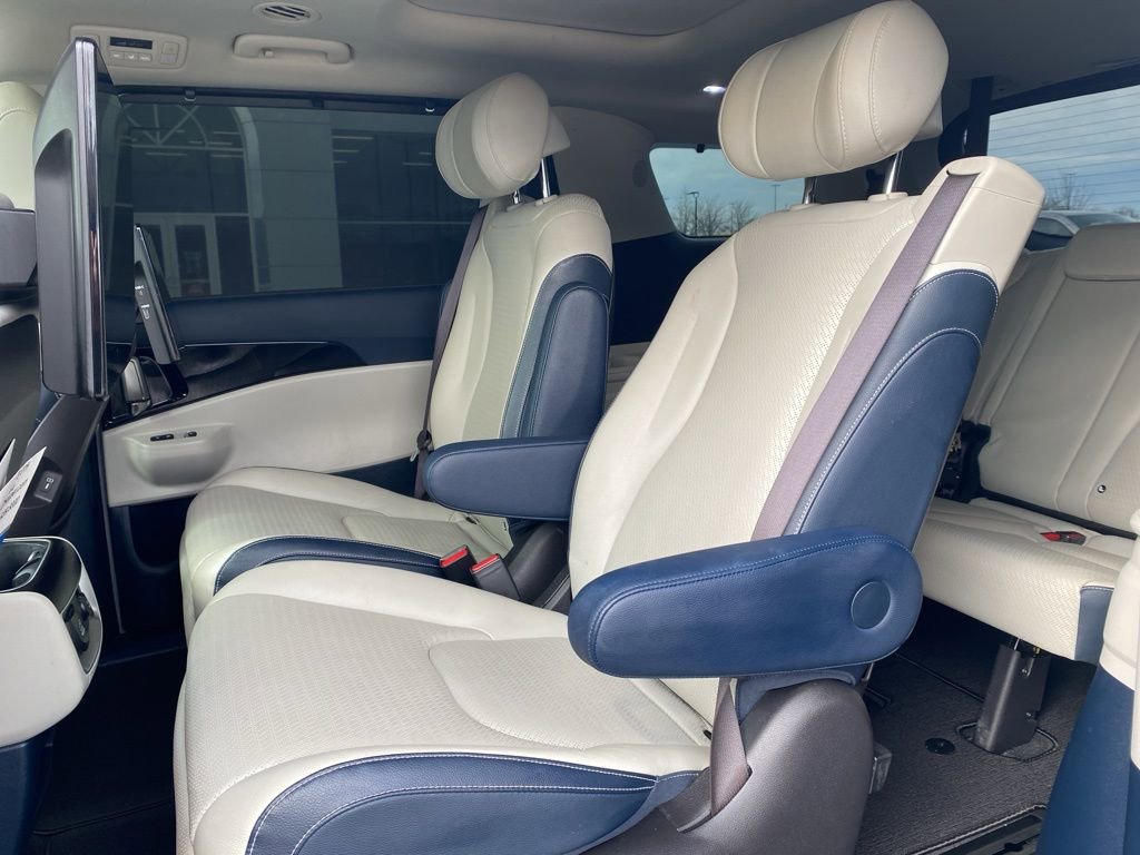 Used 2025 Kia Carnival SX Prestige FWD image 22