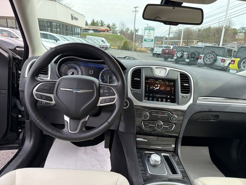 Certified 2022 Chrysler 300 Touring image 20