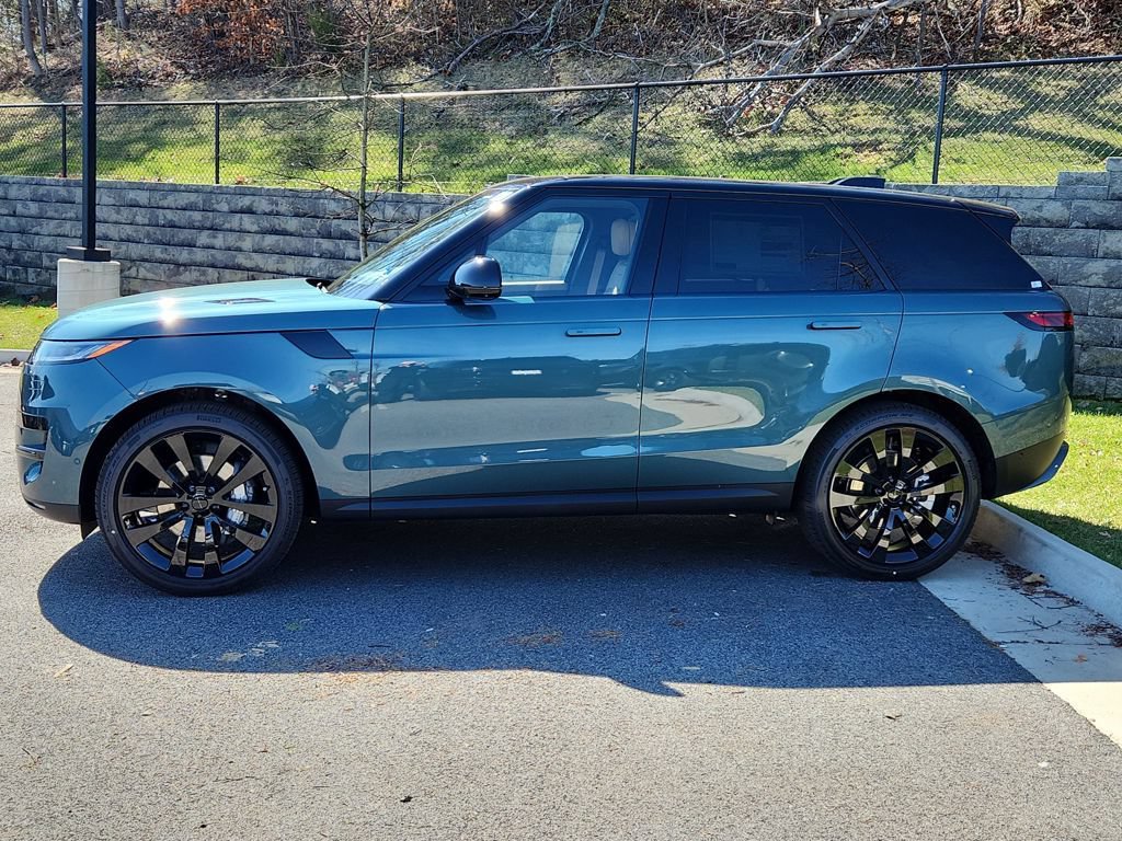 Used 2026 Land Rover Range Rover Sport SE AWD/4WD image 6