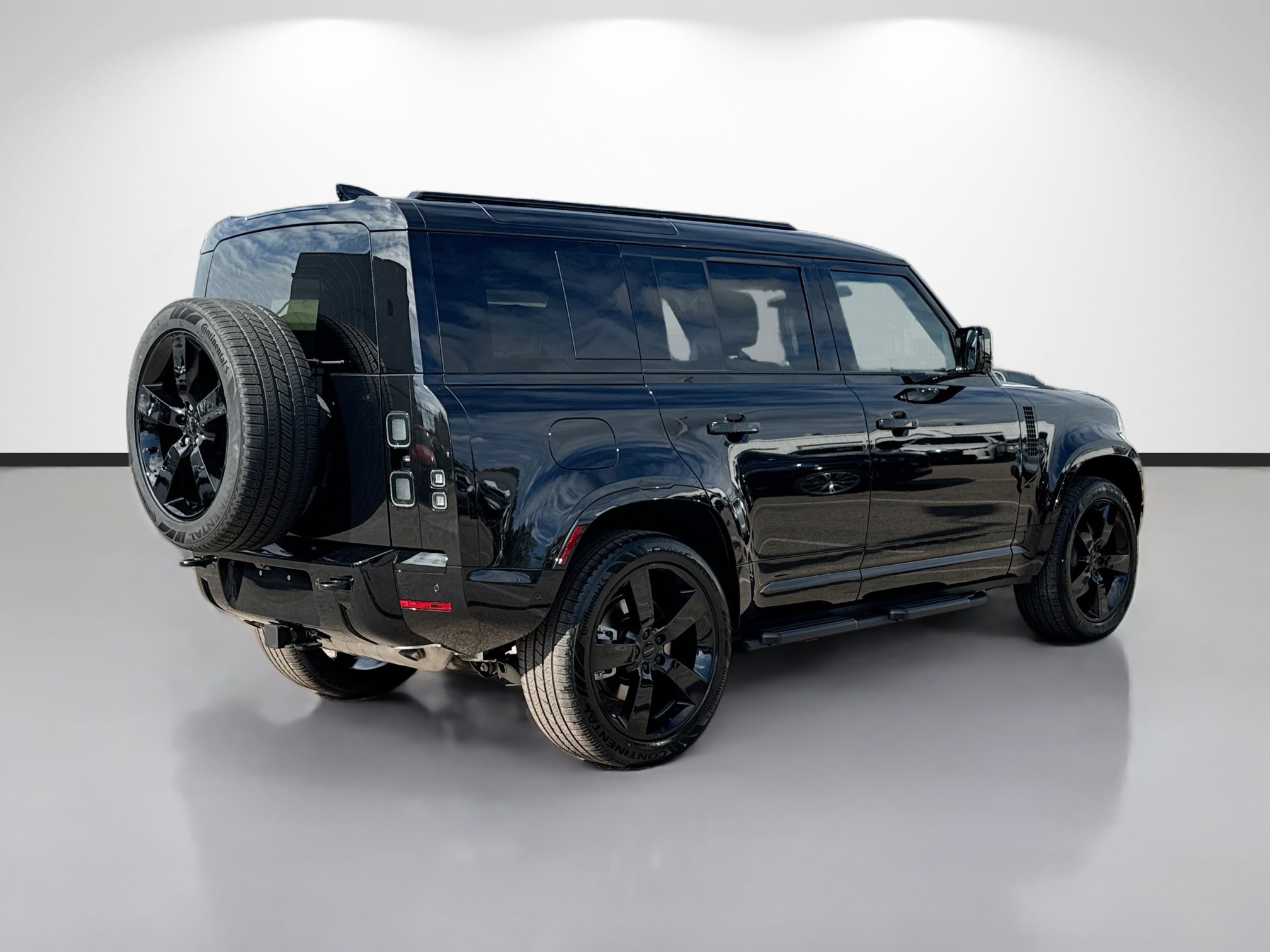 New 2026 Land Rover Defender 110 X-Dynamic SE image 5