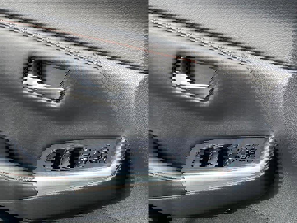 Used 2023 Nissan Sentra SR w/ SR Premium Package image 20