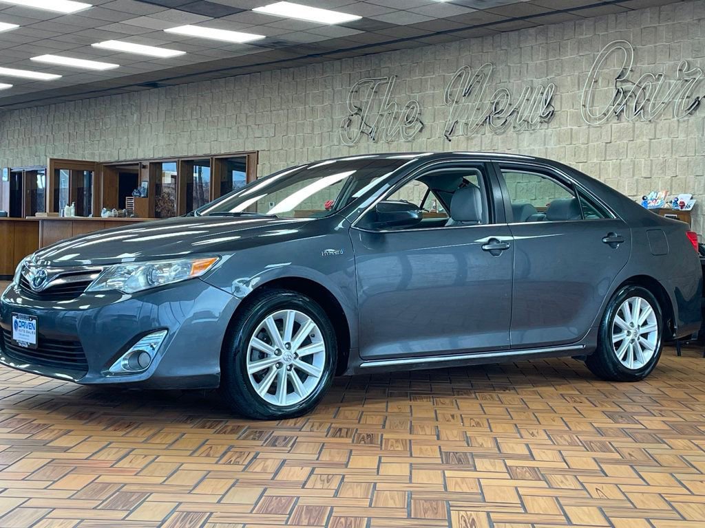 Used 2012 Toyota Camry XLE w/ Leather Pkg image 4