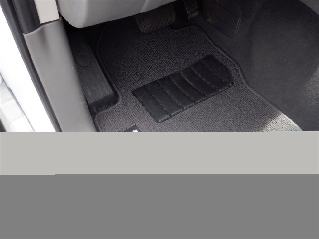 Used 2021 Nissan Frontier SV w/ Midnight Edition Floor Mats image 15