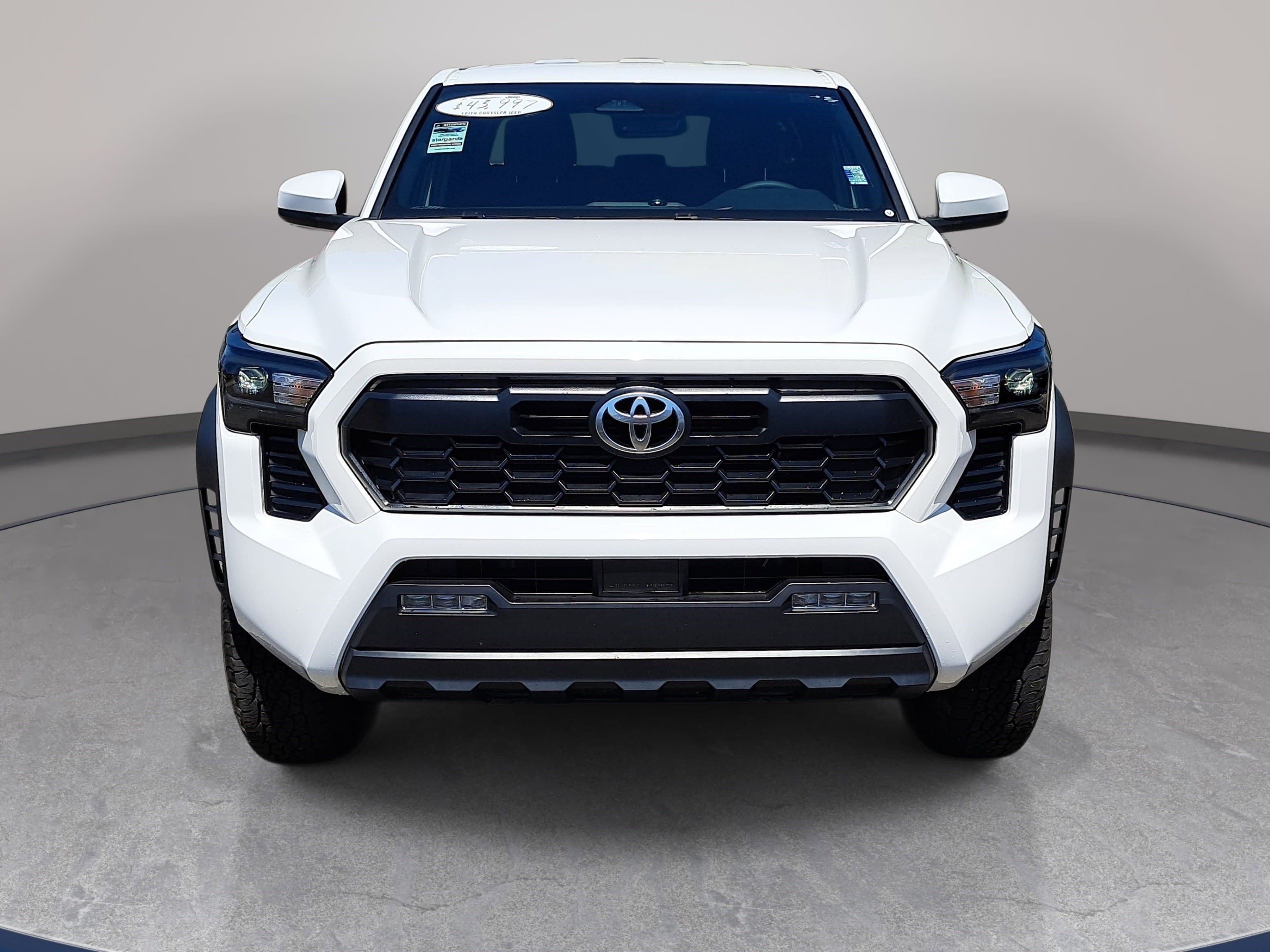 Used 2025 Toyota Tacoma TRD Off-Road AWD/4WD image 2
