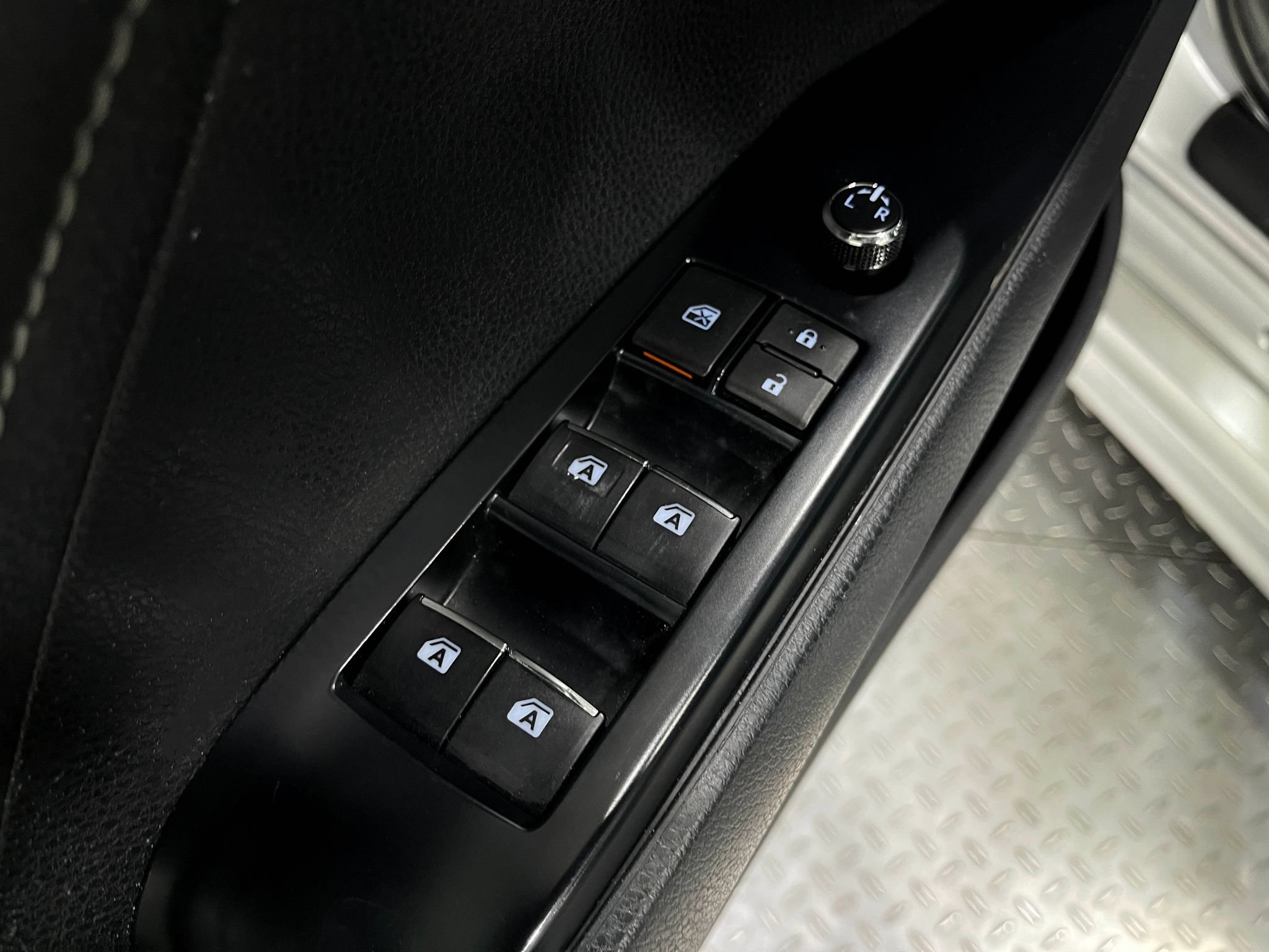 Used 2018 Toyota Camry XSE FWD image 15