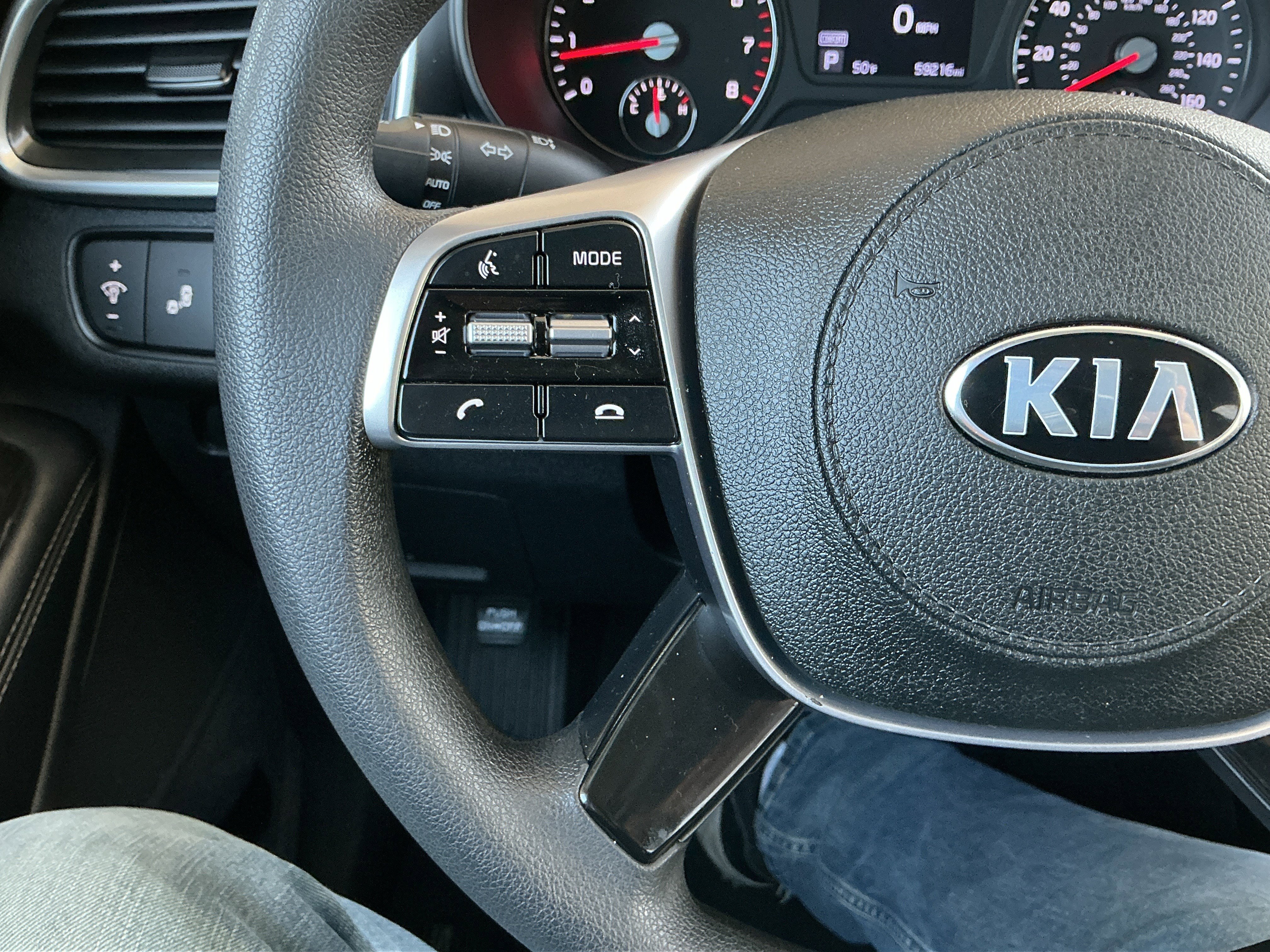 Used 2020 Kia Sorento LX image 12