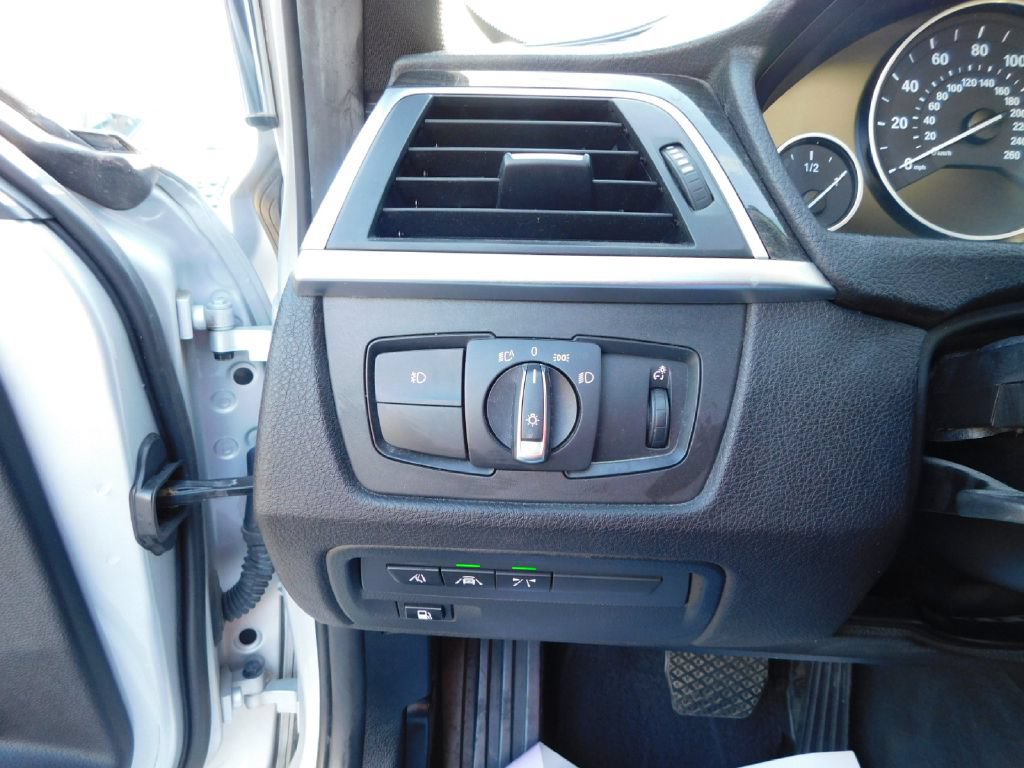 Used 2017 BMW 330e RWD image 26