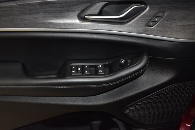 Used 2023 Jeep Grand Cherokee Limited AWD/4WD image 15