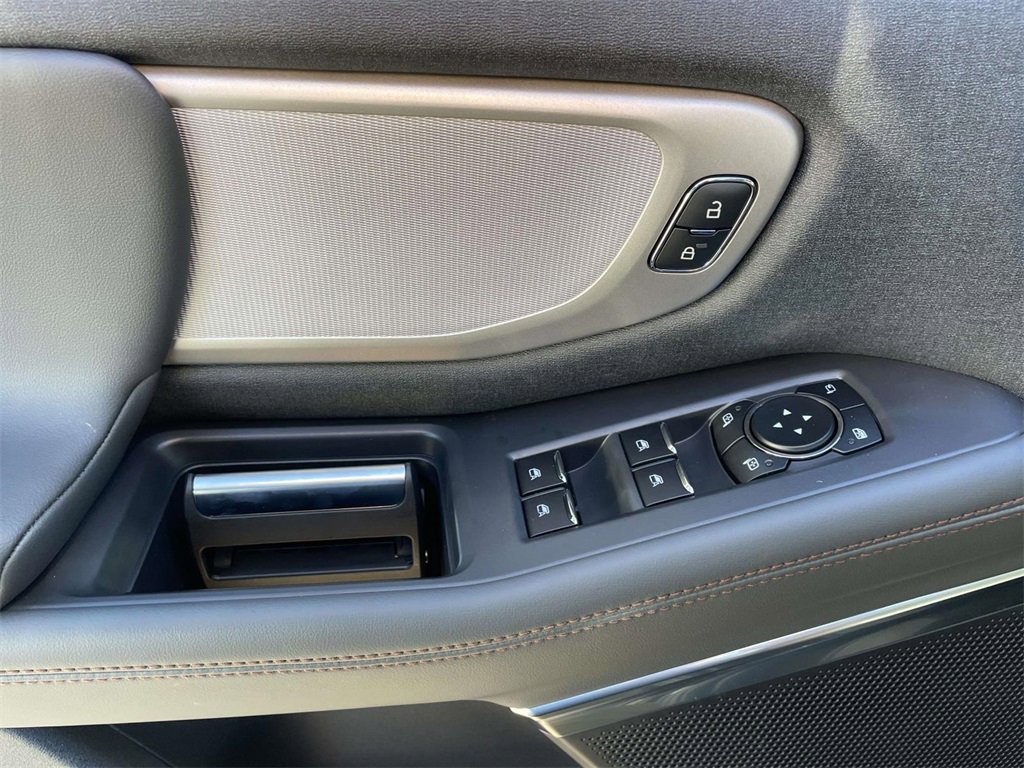 New 2025 Ford Expedition Active image 19