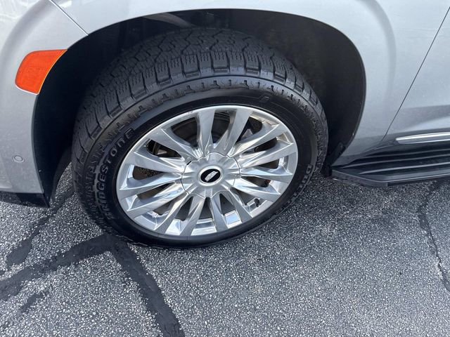 Used 2023 Cadillac Escalade Premium Luxury image 13