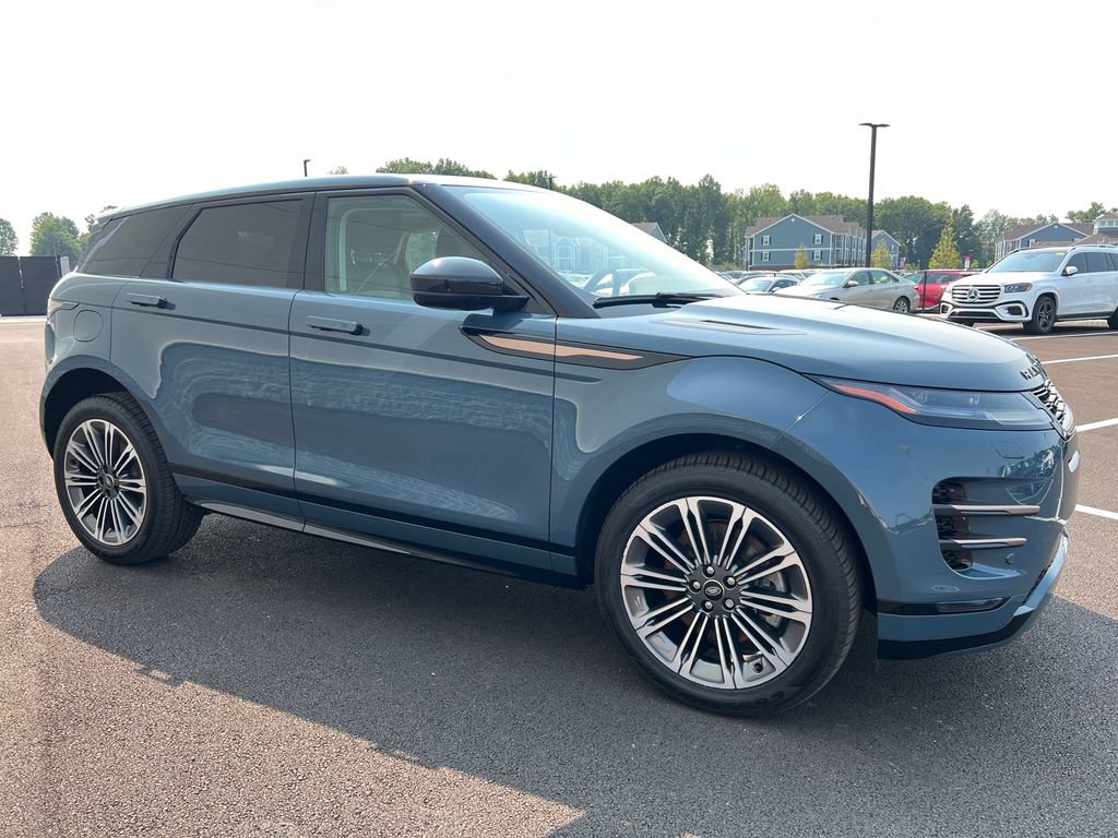 Used 2024 Land Rover Range Rover Evoque Dynamic SE AWD/4WD image 2