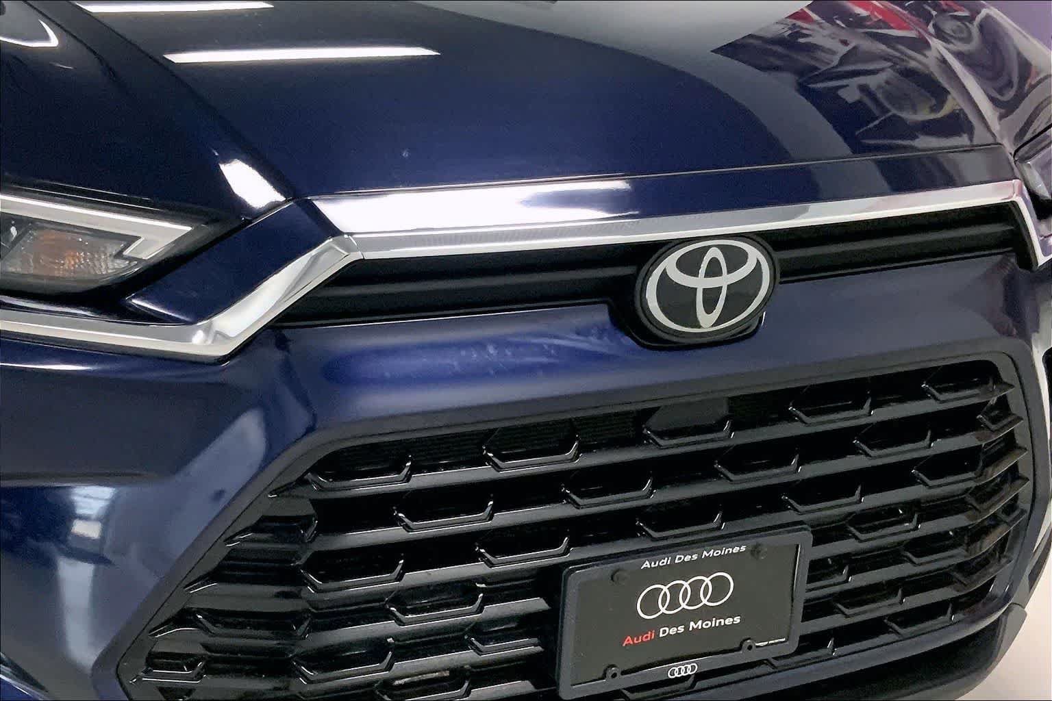 Used 2025 Toyota Grand Highlander AWD image 29