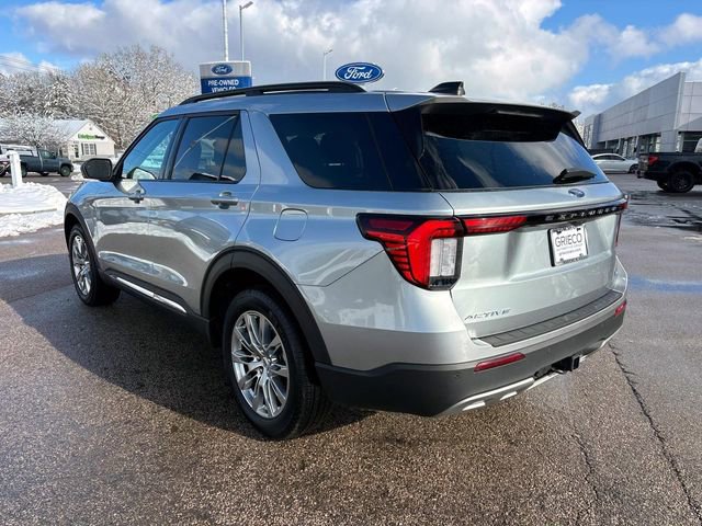 Used 2025 Ford Explorer Active w/ Active Comfort Package image 5