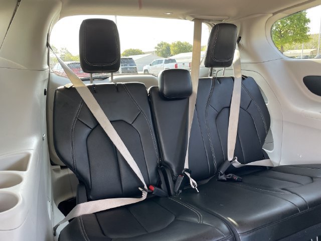 Used 2024 Chrysler Pacifica Touring-L FWD image 28
