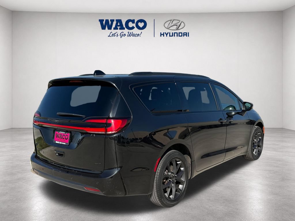 Used 2023 Chrysler Pacifica Touring-L w/ S Appearance Package AWD/4WD image 8