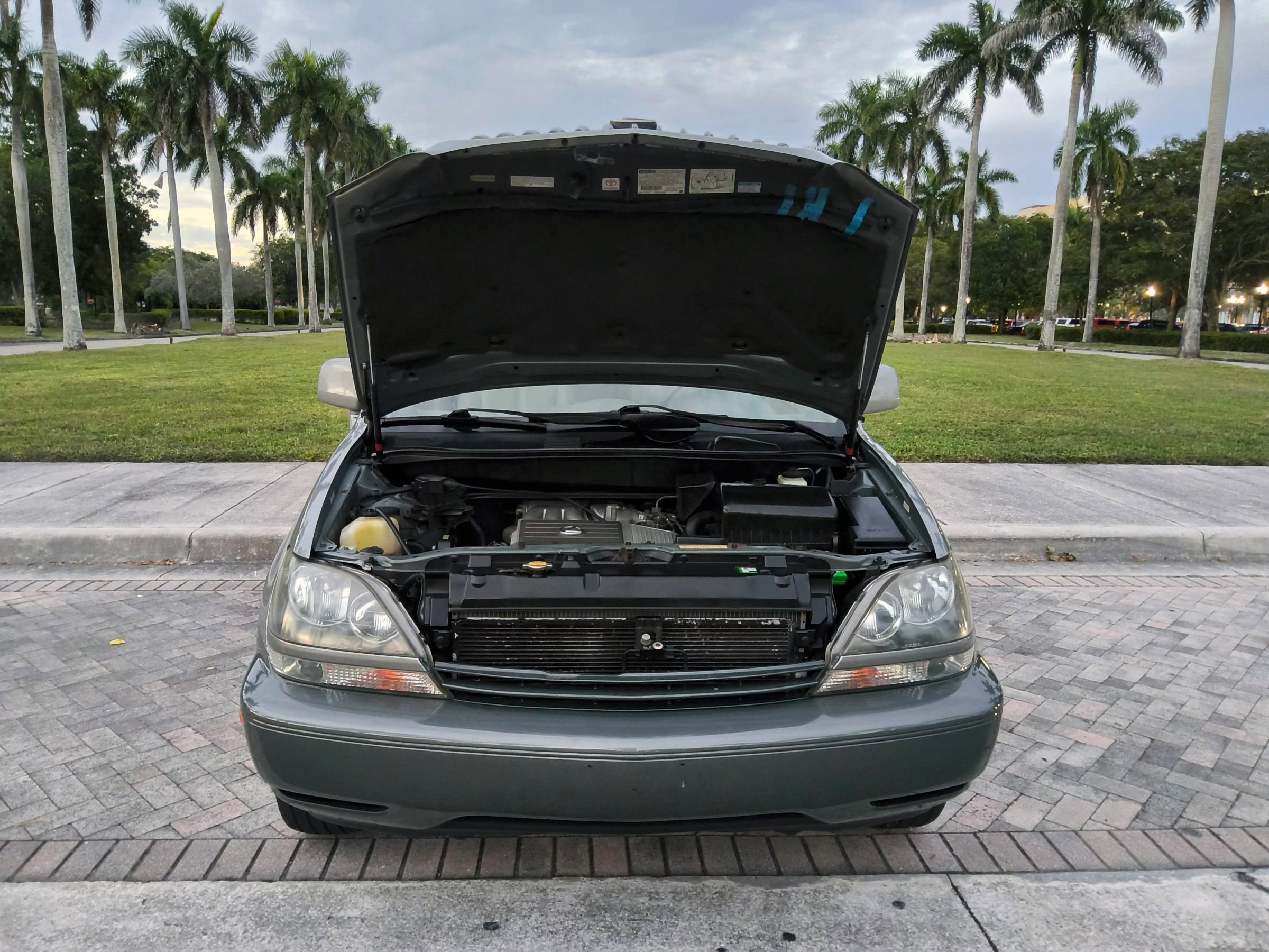 Used 2000 Lexus RX 300 4WD w/ Premium Pkg image 42