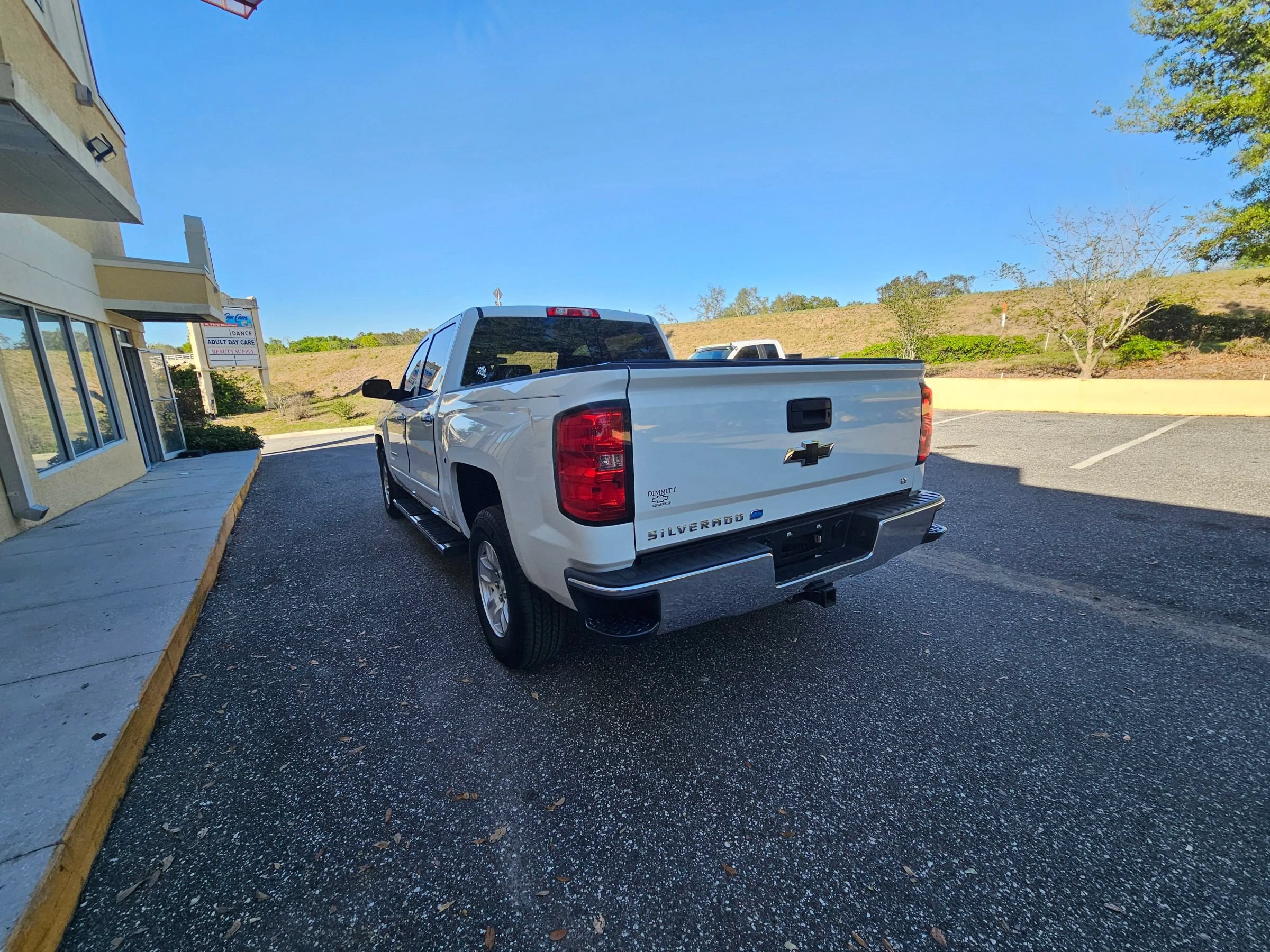 Used 2018 Chevrolet Silverado 1500 LT w/ LT Eassist Package RWD image 12