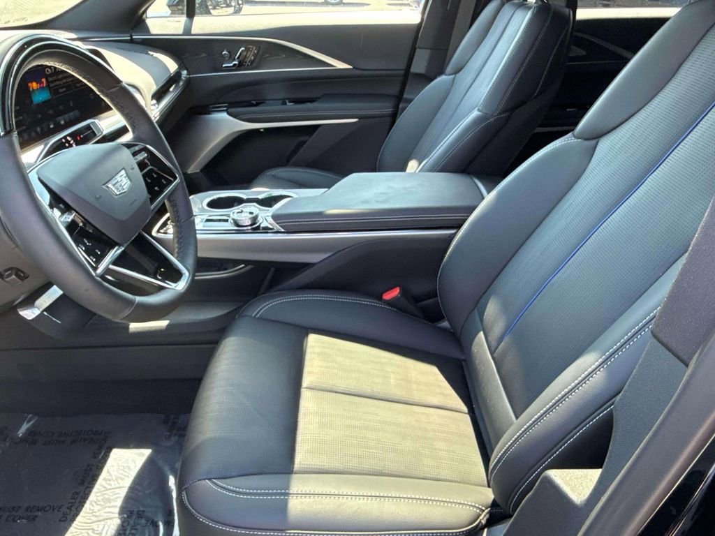 Certified 2025 Cadillac Lyriq Luxury image 5