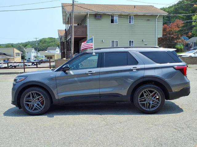 Certified 2025 Ford Explorer ST-Line w/ Premium Package AWD/4WD image 4