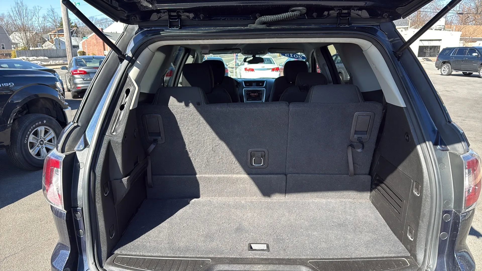 Used 2015 GMC Acadia SLE AWD/4WD image 8