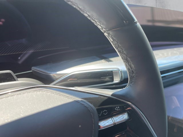 Certified 2025 Cadillac Escalade IQ Luxury 2 w/ LPO, Premium Carpet Package AWD/4WD image 10