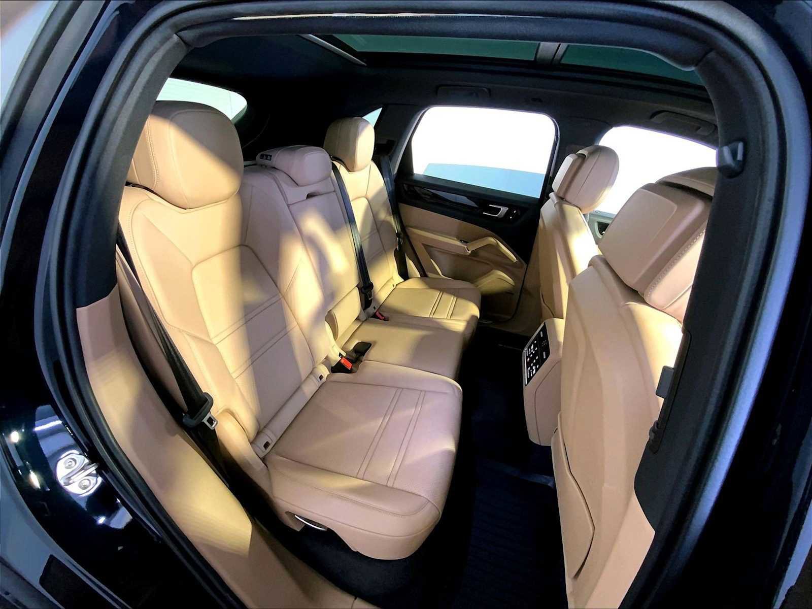 Certified 2021 Porsche Cayenne image 23