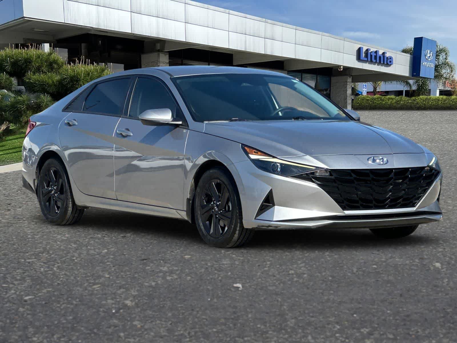 Used 2022 Hyundai Elantra SEL FWD image 10