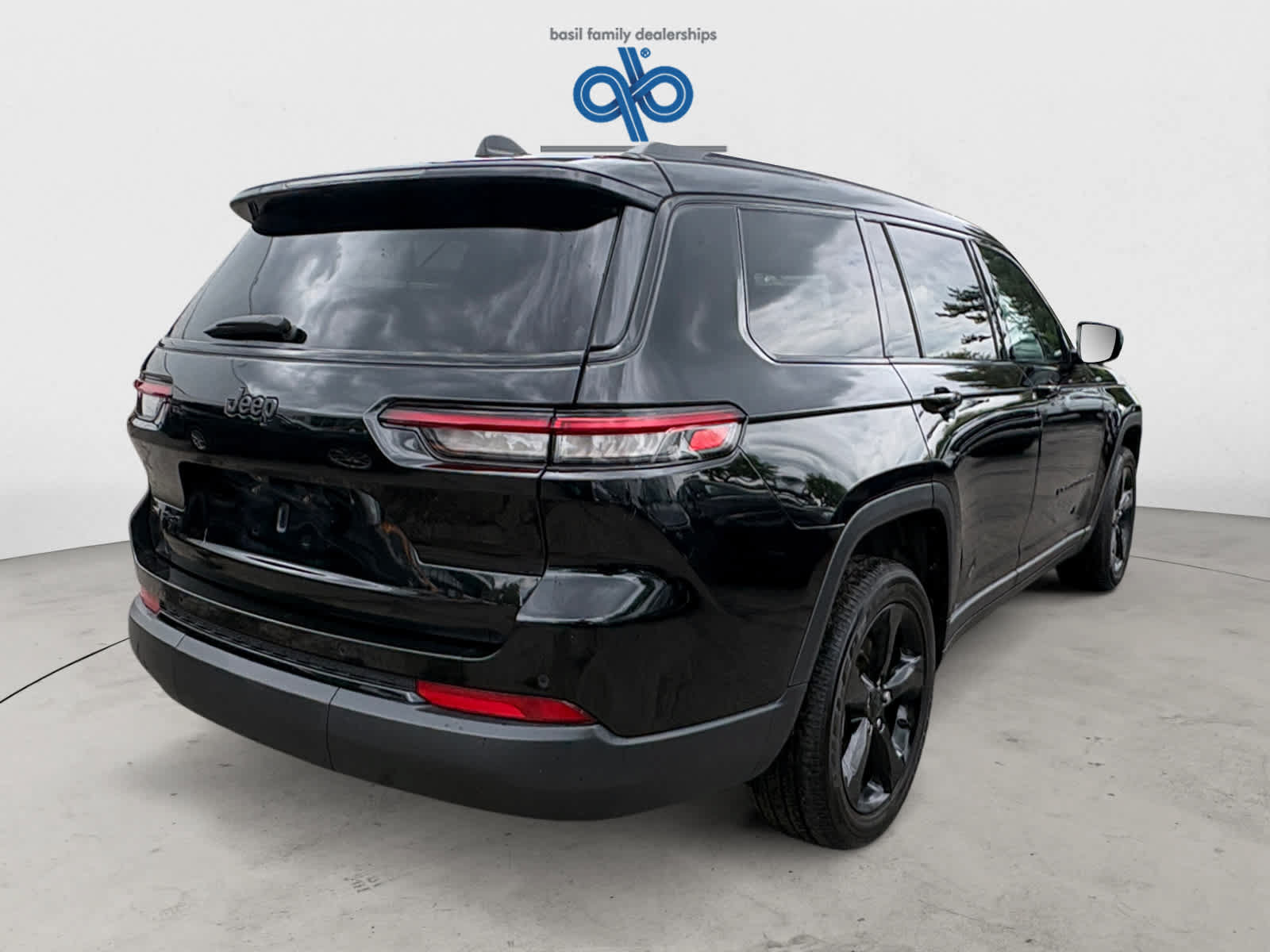 Used 2023 Jeep Grand Cherokee L Laredo AWD/4WD image 7